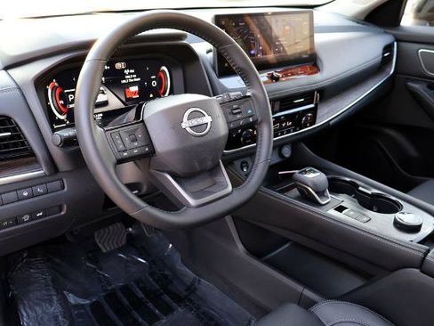 Certified 2026 Nissan Rogue Platinum w/ Platinum Premium Package AWD/4WD image 18