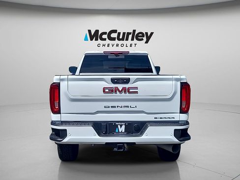 Used 2023 GMC Sierra 3500 Denali w/ Technology Package AWD/4WD image 6