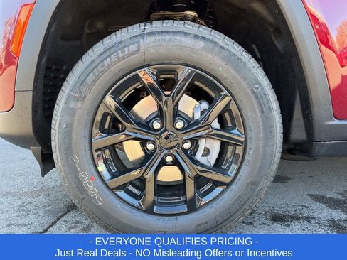 New 2025 Jeep Grand Cherokee Altitude image 27