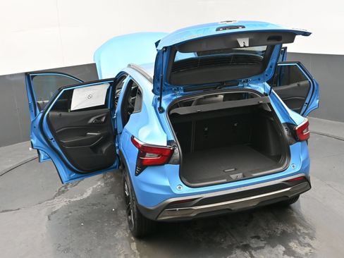 Used 2025 Chevrolet Trax ACTIV FWD image 57