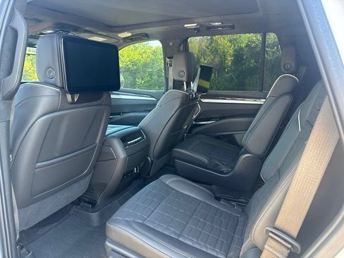 Used 2026 GMC Yukon AT4 Ultimate AWD/4WD image 5