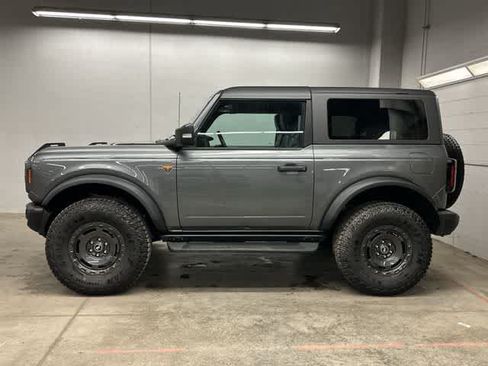 Used 2025 Ford Bronco Badlands AWD/4WD image 2