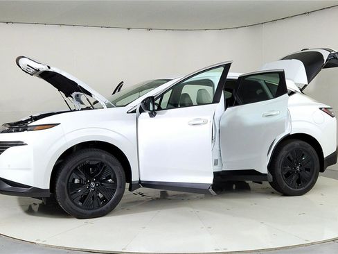 Used 2025 Nissan Murano SV image 10