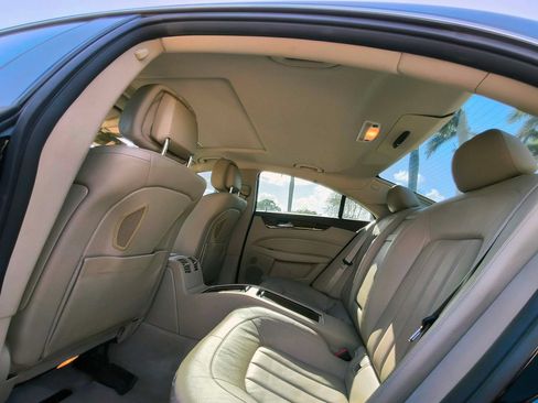 Used 2013 Mercedes-Benz CLS 550 4MATIC image 32