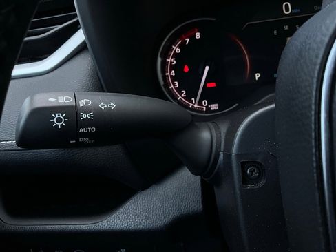 Used 2025 Toyota RAV4 XLE image 36