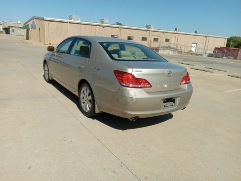 Used 2005 Toyota Avalon Limited image 6
