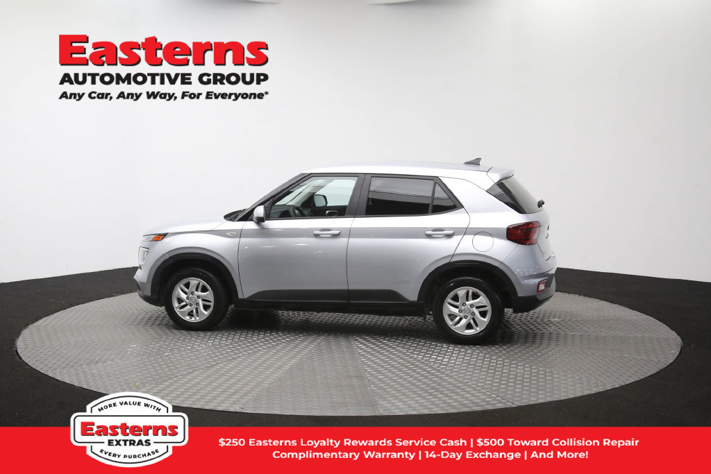 Used 2022 Hyundai Venue SE FWD image 62