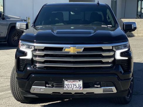 Certified 2025 Chevrolet Silverado 1500 High Country AWD/4WD image 10