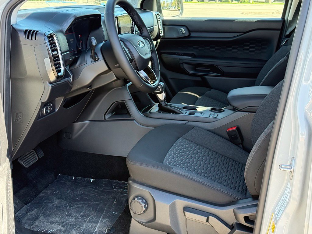 New 2026 Ford Ranger XLT w/ Black Appearance Package RWD image 5