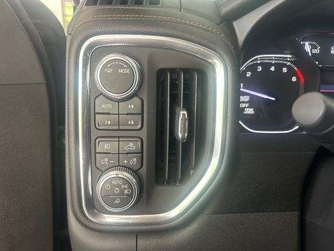 Used 2020 GMC Sierra 1500 AT4 w/ AT4 Preferred Package AWD/4WD image 29