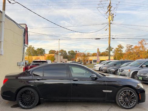 Used 2014 BMW 750Li xDrive image 8