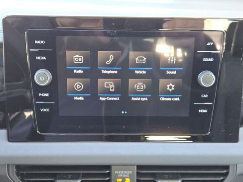 New 2026 Volkswagen Jetta SE FWD image 13