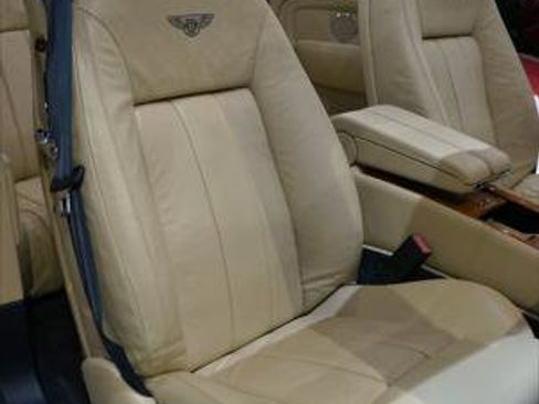 Used 2007 Bentley Azure image 14