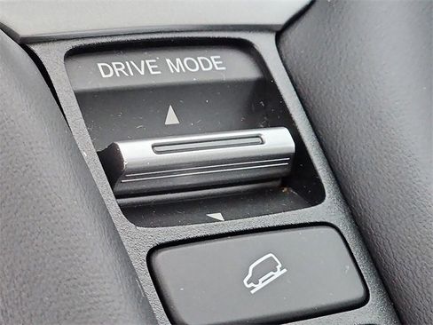 Used 2023 Honda HR-V EX-L image 25