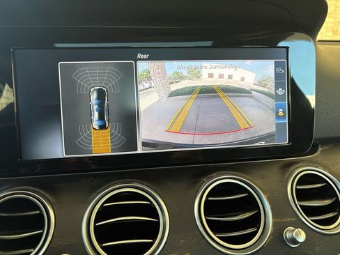 Used 2017 Mercedes-Benz E 300 image 20