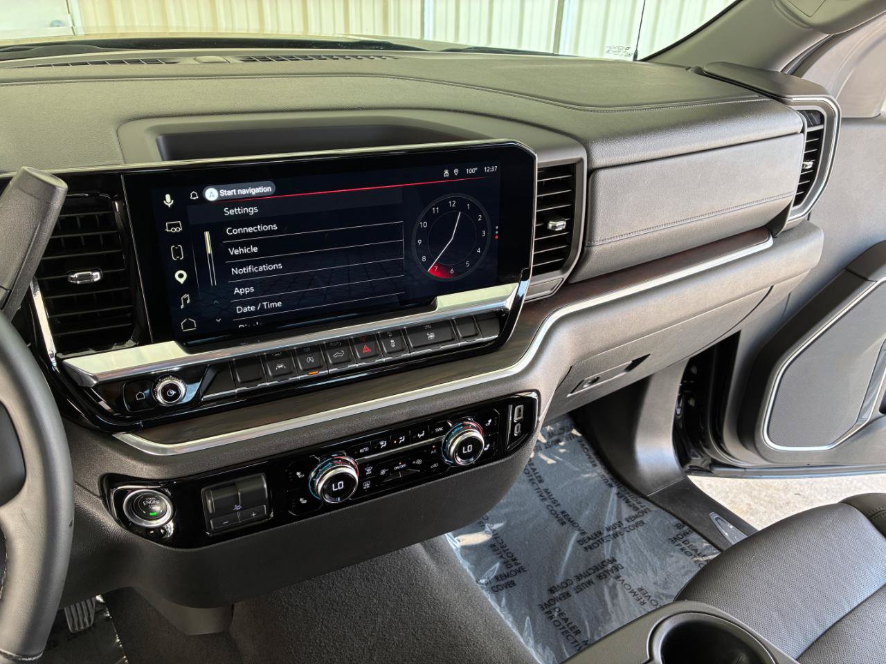 Used 2025 GMC Sierra 1500 SLT AWD/4WD image 18