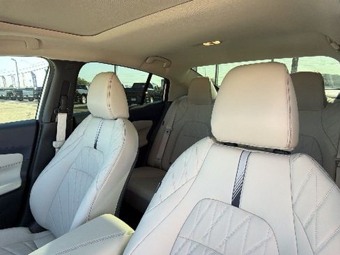 Used 2026 Nissan Sentra SL w/ Floor Mat Package FWD image 13