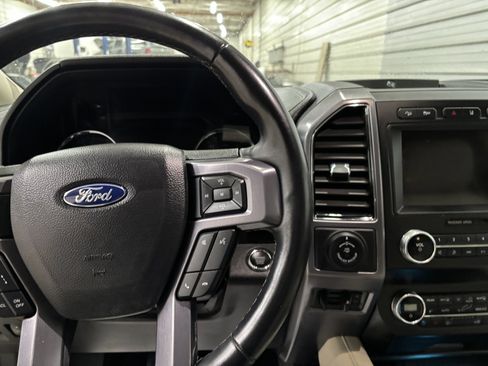 Used 2019 Ford Expedition Platinum image 15