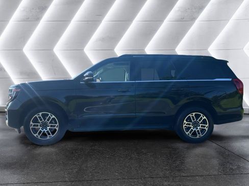 Certified 2025 Ford Expedition Active AWD/4WD image 4