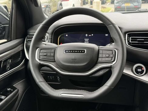 Certified 2024 Jeep Wagoneer L Series II w/ Flexible Seating Group AWD/4WD image 19