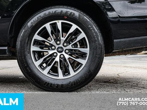 Used 2025 Ford Expedition Platinum AWD/4WD image 16