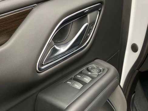 Used 2023 GMC Yukon SLE AWD/4WD image 11