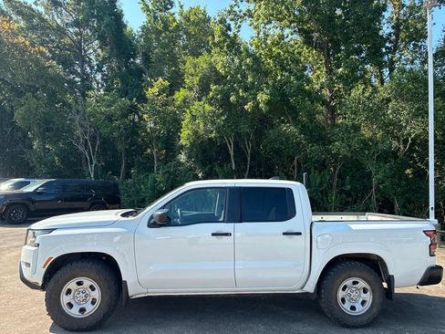 Used 2022 Nissan Frontier S AWD/4WD image 2