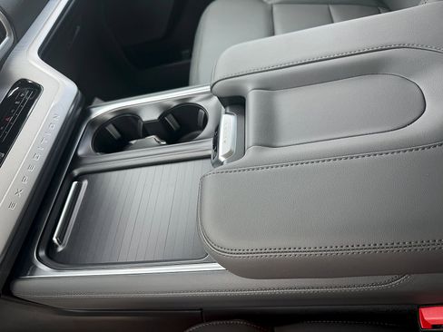 New 2026 Ford Expedition Active RWD image 19