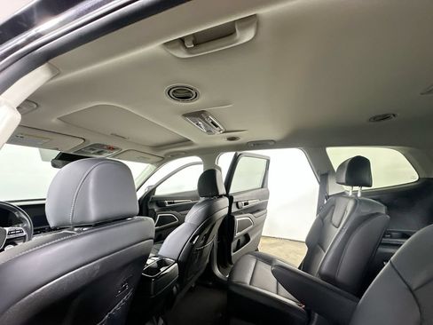 Used 2025 Kia Telluride S FWD image 13