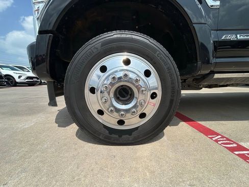 Used 2022 Ford F450 Platinum w/ FX4 Off-Road Package AWD/4WD image 6