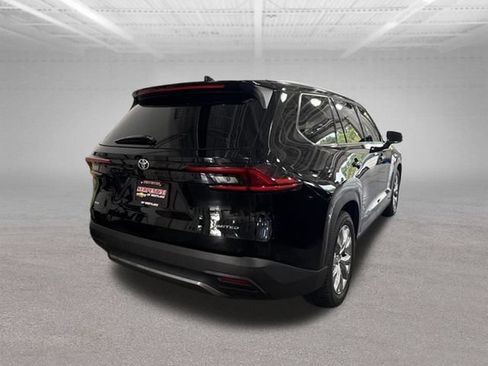 Used 2025 Toyota Grand Highlander AWD image 7