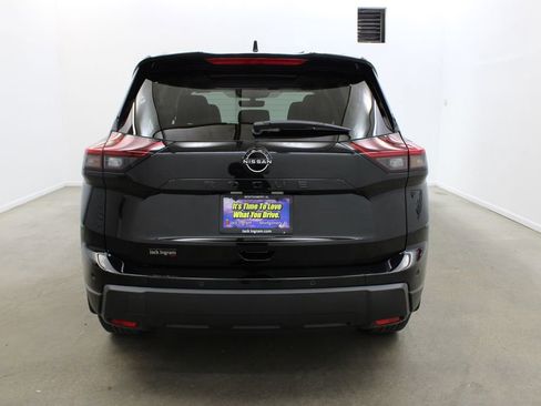 New 2026 Nissan Rogue SV image 4