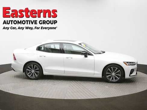 Used 2022 Volvo S60 B5 Momentum image 46