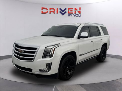 Used 2020 Cadillac Escalade Premium Luxury AWD/4WD image 8