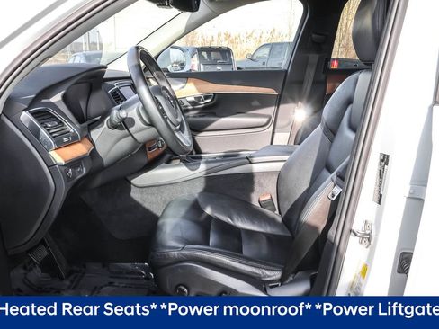 Used 2021 Volvo XC90 T6 Momentum w/ Climate Package image 5