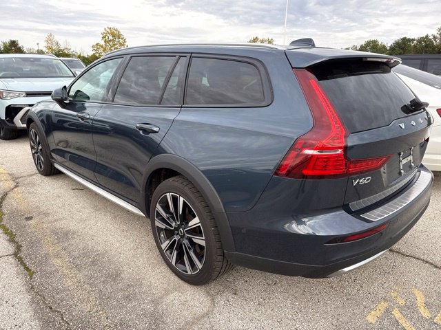 Used 2024 Volvo V60 B5 Cross Country Ultimate w/ Protection Package Premier AWD/4WD image 4