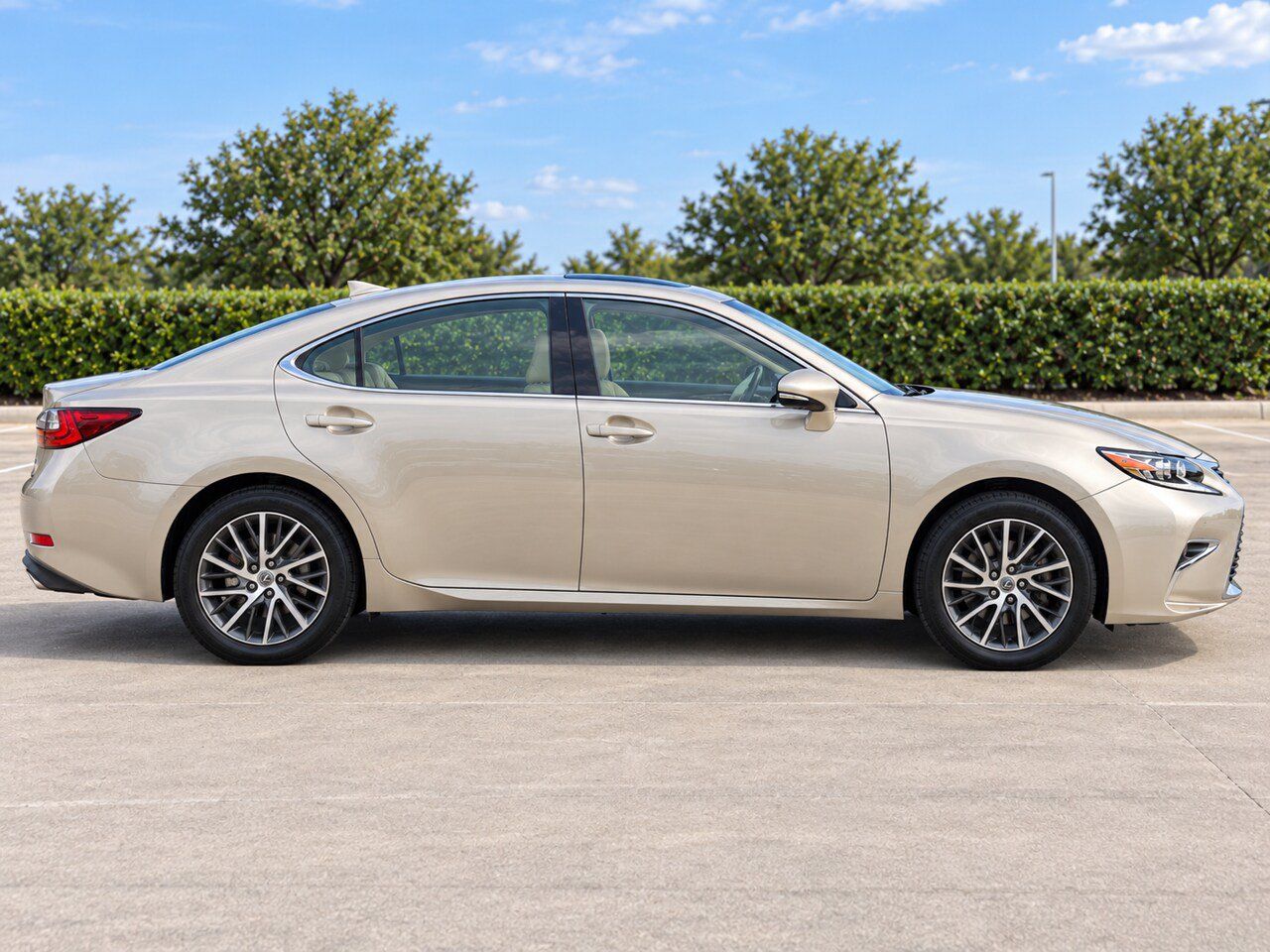 Used 2017 Lexus ES 350 FWD image 5