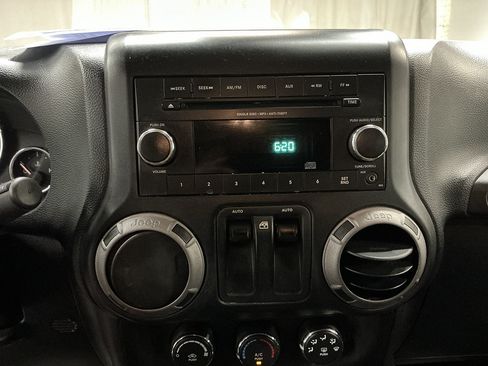 Used 2012 Jeep Wrangler Sport AWD/4WD image 13