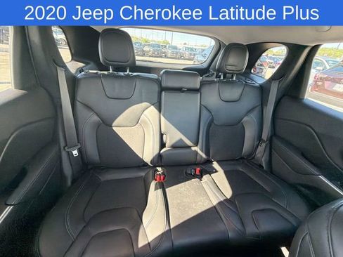 Used 2020 Jeep Cherokee Latitude Plus w/ Comfort/Convenience Group AWD/4WD image 14
