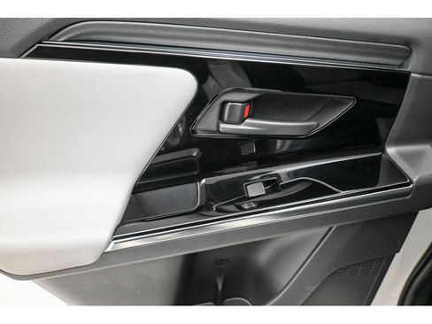 Used 2023 Subaru Solterra AWD image 21