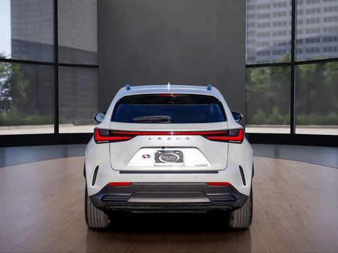 Used 2024 Lexus NX 250 FWD w/ Premium Package image 3