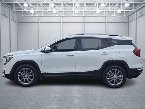 Certified 2024 GMC Terrain SLT FWD image 10