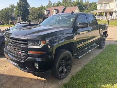 Used 2018 Chevrolet Silverado 1500 LT w/ All Star Edition AWD/4WD image 2