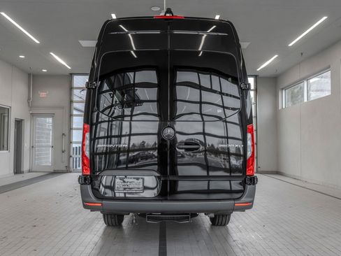 Used 2025 Mercedes-Benz Sprinter 3500 image 13