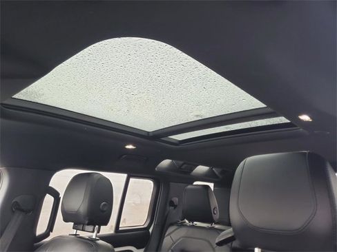 Used 2024 Land Rover Defender 110 S image 12