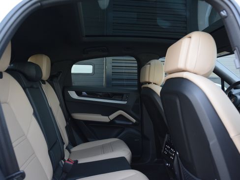 Certified 2026 Porsche Cayenne Coupe AWD/4WD image 34