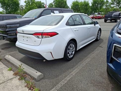 Used 2024 Toyota Corolla LE FWD image 4