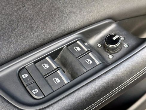 Used 2023 Audi Q8 Prestige image 16