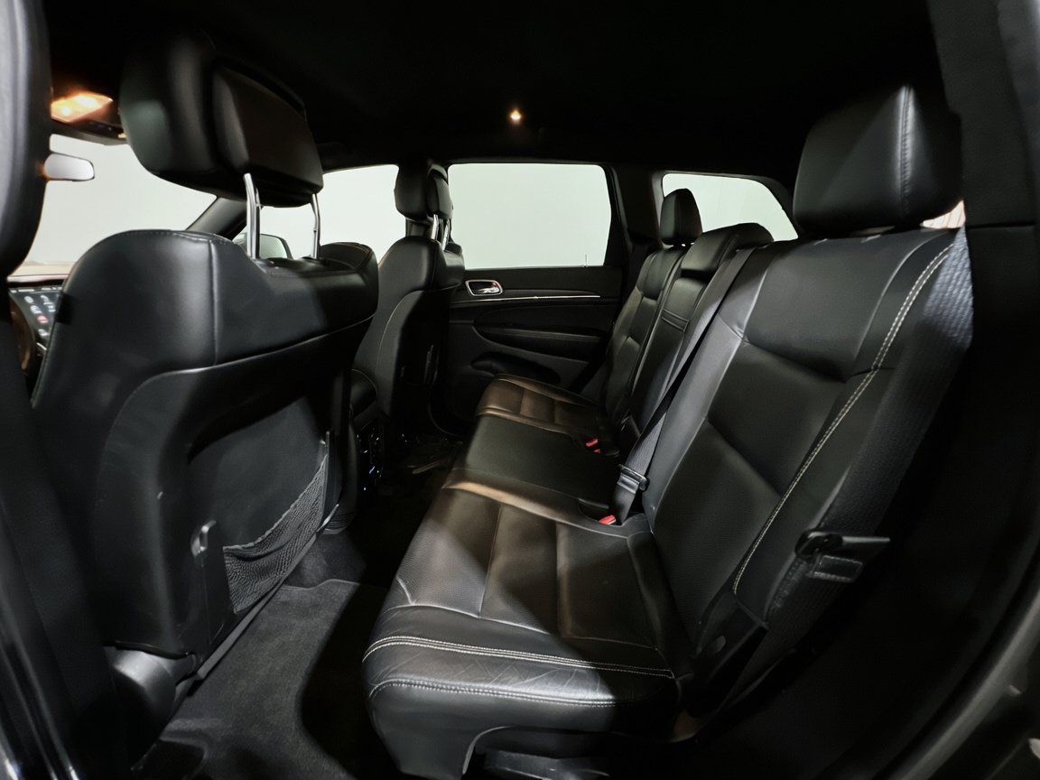 Used 2017 Jeep Grand Cherokee Limited RWD image 16