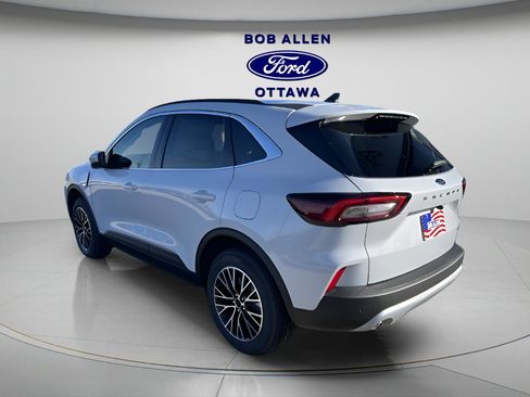 New 2026 Ford Escape PHEV image 3